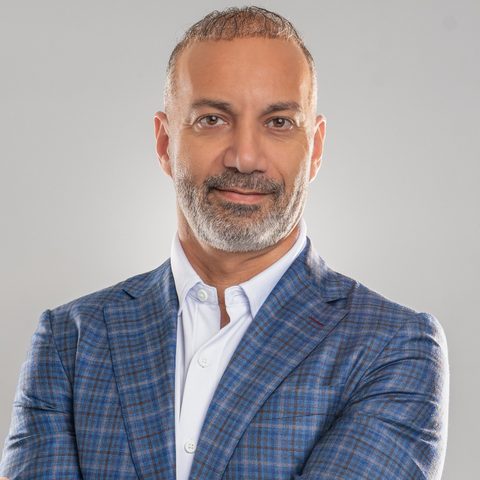 Ronnie Ahmad, Team Lead and Associate Broker
